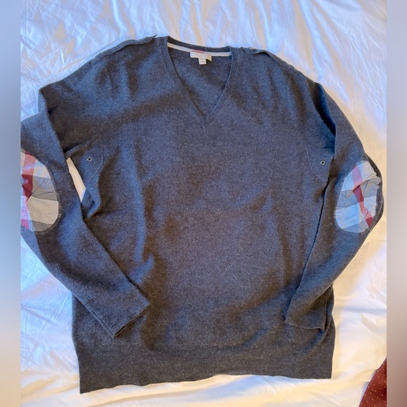 Men’s Burberry crewneck sweater. Size large. - Picture 1 of 5